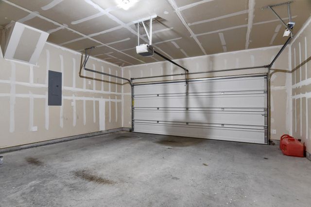 813 Billups Drive, Van Alstyne, TX 75495