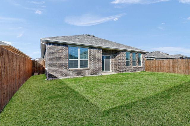 813 Billups Drive, Van Alstyne, TX 75495