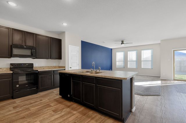 813 Billups Drive, Van Alstyne, TX 75495