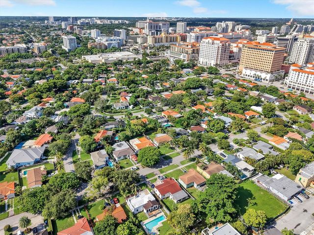 3605 SW 18th Ter, Miami, FL 33145