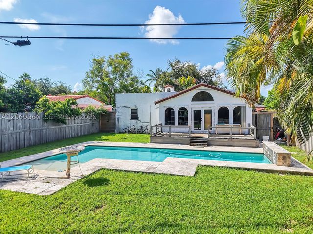 3605 SW 18th Ter, Miami, FL 33145