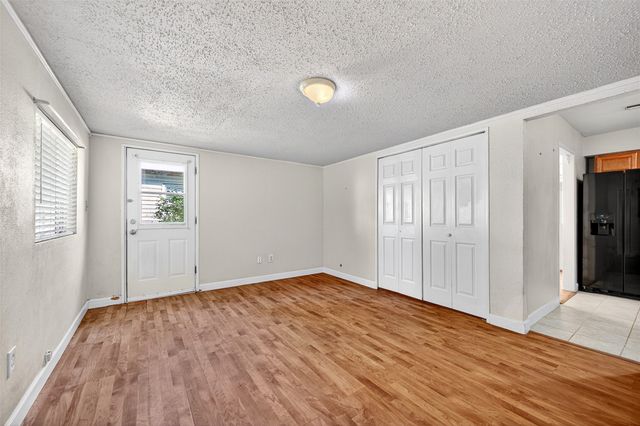 606 S Gordon Street, Sherman, TX 75092