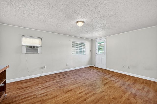 606 S Gordon Street, Sherman, TX 75092