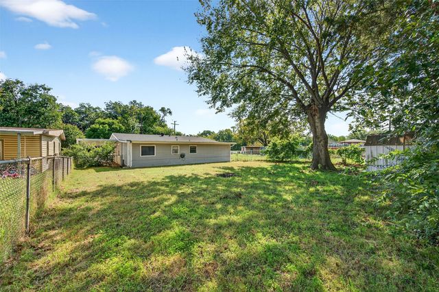 606 S Gordon Street, Sherman, TX 75092