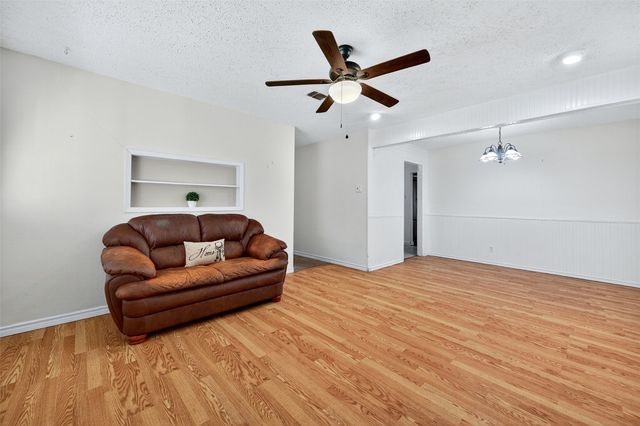 606 S Gordon Street, Sherman, TX 75092