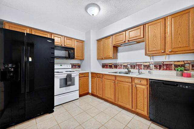 606 S Gordon Street, Sherman, TX 75092