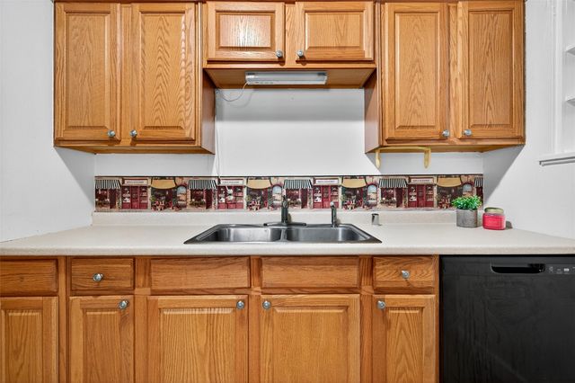 606 S Gordon Street, Sherman, TX 75092