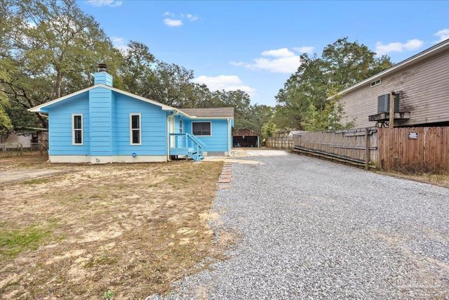 3060 Safronia Shores Rd, Navarre, FL 32566