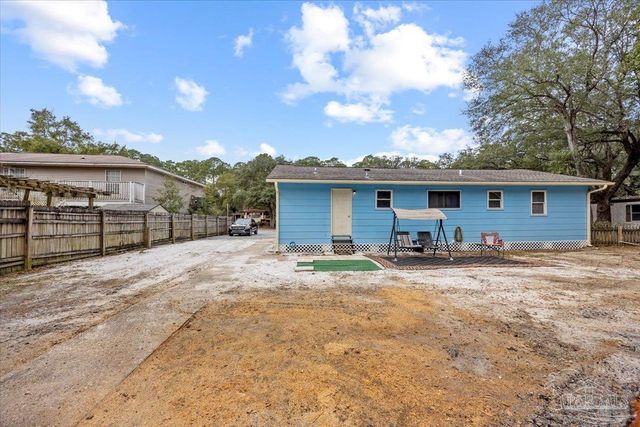 3060 Safronia Shores Rd, Navarre, FL 32566