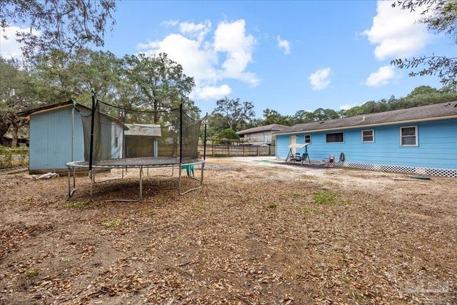 3060 Safronia Shores Rd, Navarre, FL 32566