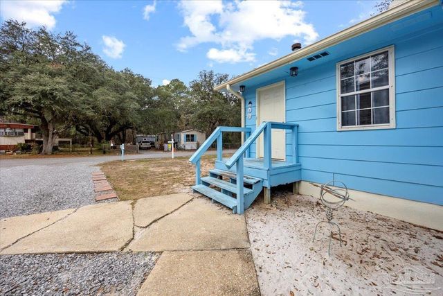 3060 Safronia Shores Rd, Navarre, FL 32566