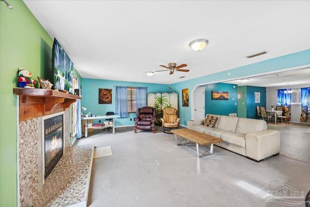 3060 Safronia Shores Rd, Navarre, FL 32566