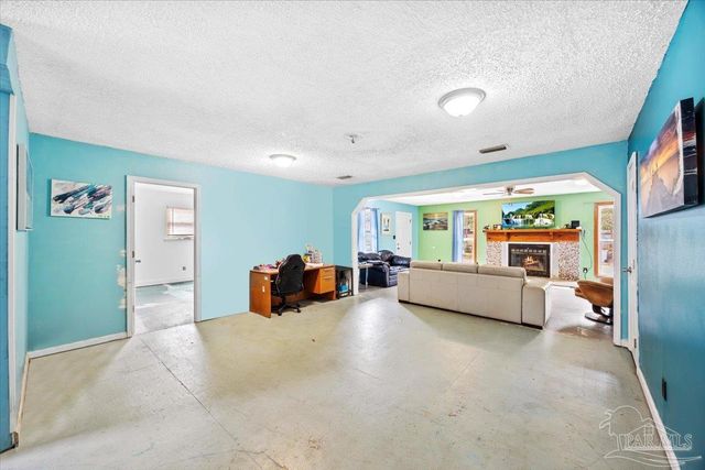 3060 Safronia Shores Rd, Navarre, FL 32566