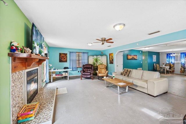 3060 Safronia Shores Rd, Navarre, FL 32566