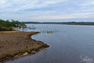 3060 Safronia Shores Rd, Navarre, FL 32566