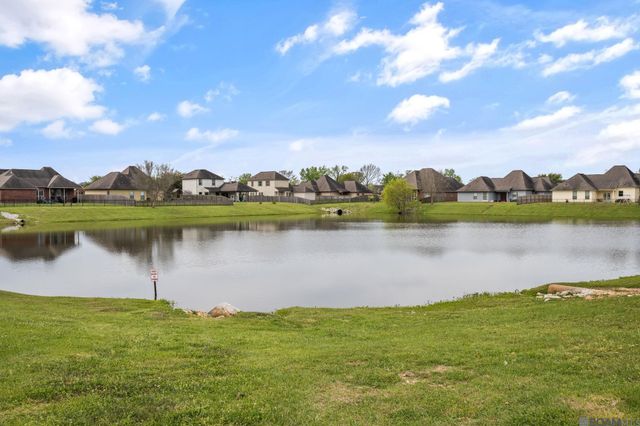 7246 Marshall Bond Dr, Zachary, LA 70791