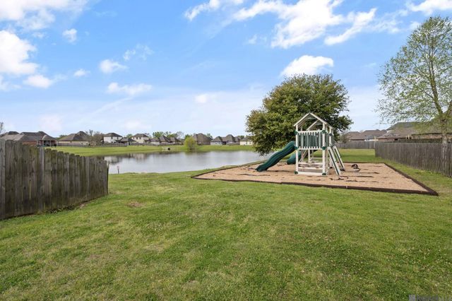 7246 Marshall Bond Dr, Zachary, LA 70791