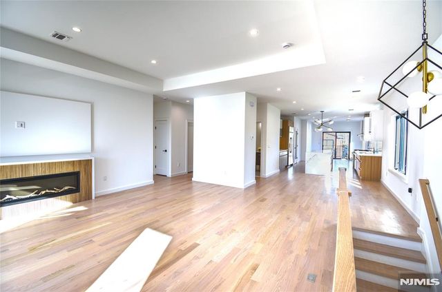 35 Henry Avenue 2nd Floor, Palisades Park, NJ 07650