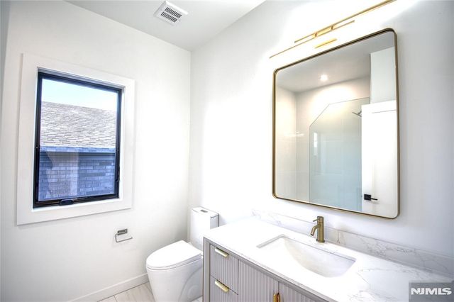 35 Henry Avenue 2nd Floor, Palisades Park, NJ 07650