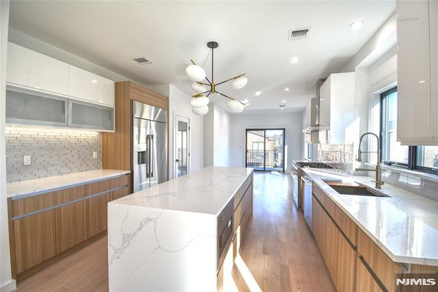 35 Henry Avenue 2nd Floor, Palisades Park, NJ 07650