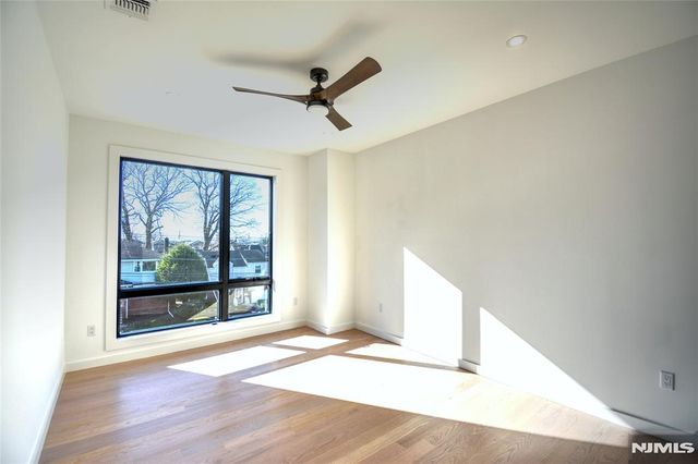 35 Henry Avenue 2nd Floor, Palisades Park, NJ 07650