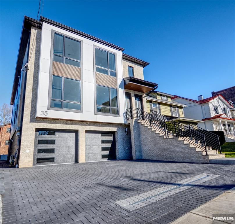 35 Henry Avenue 2nd Floor, Palisades Park, NJ 07650