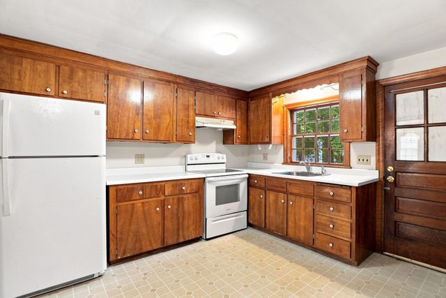 38 Millham St, Marlborough, MA 01752