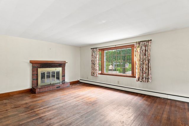 38 Millham St, Marlborough, MA 01752