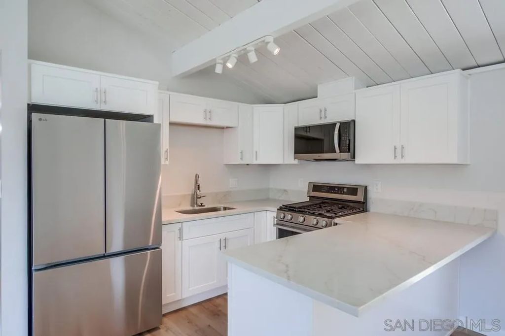 2609-2611 Montclair St, San Diego, CA 92104