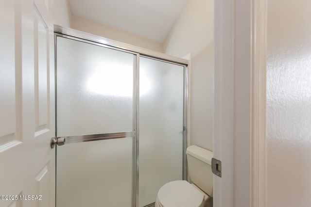 7828 N Roundstone Drive, Tucson, AZ 85741