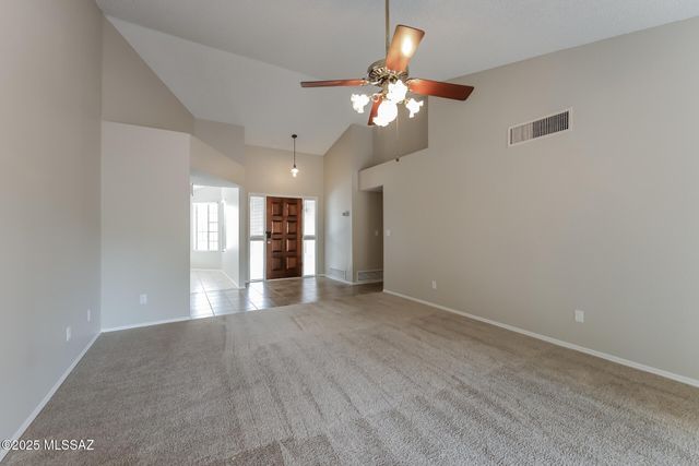 7828 N Roundstone Drive, Tucson, AZ 85741