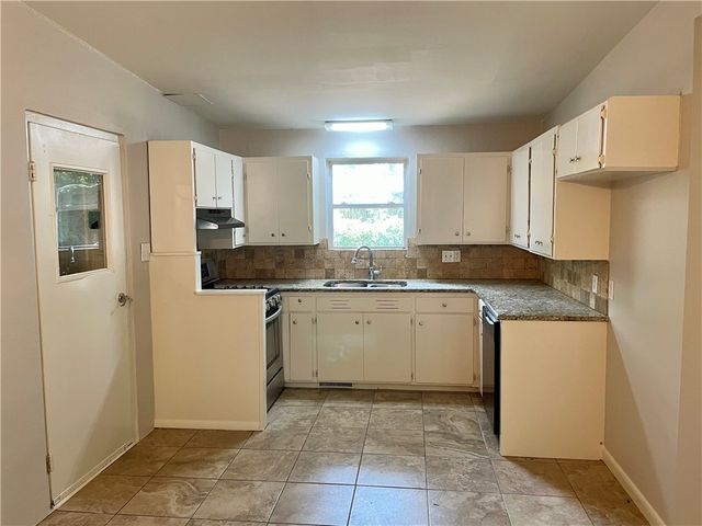 811 N Kansas Street, Springdale, AR 72764