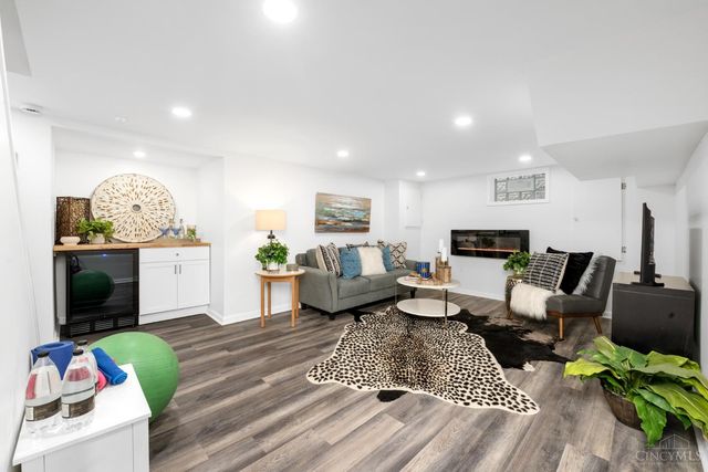 2493 Downing Drive, Cincinnati, OH 45208