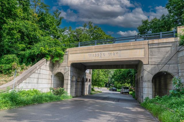 2493 Downing Drive, Cincinnati, OH 45208