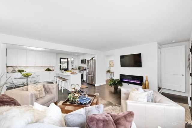 2493 Downing Drive, Cincinnati, OH 45208