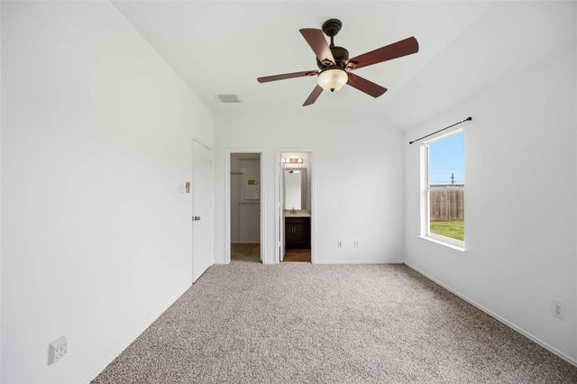 8426 Bay Run Avenue, Baytown, TX 77521