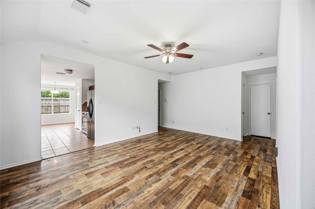 8426 Bay Run Avenue, Baytown, TX 77521