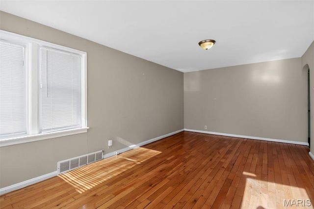 8129 Titus Road, St Louis, MO 63114