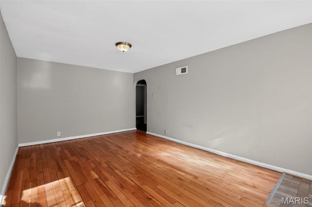 8129 Titus Road, St Louis, MO 63114