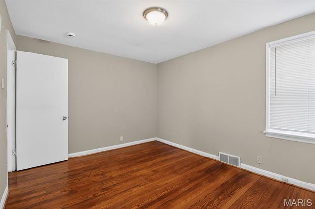 8129 Titus Road, St Louis, MO 63114