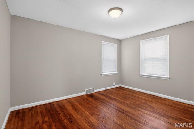 8129 Titus Road, St Louis, MO 63114