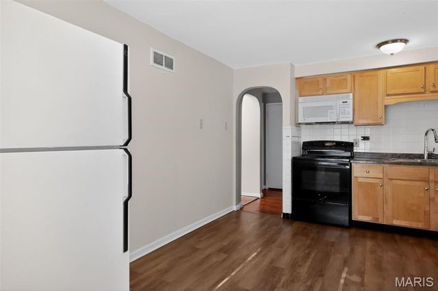 8129 Titus Road, St Louis, MO 63114