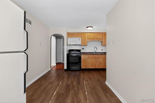 8129 Titus Road, St Louis, MO 63114