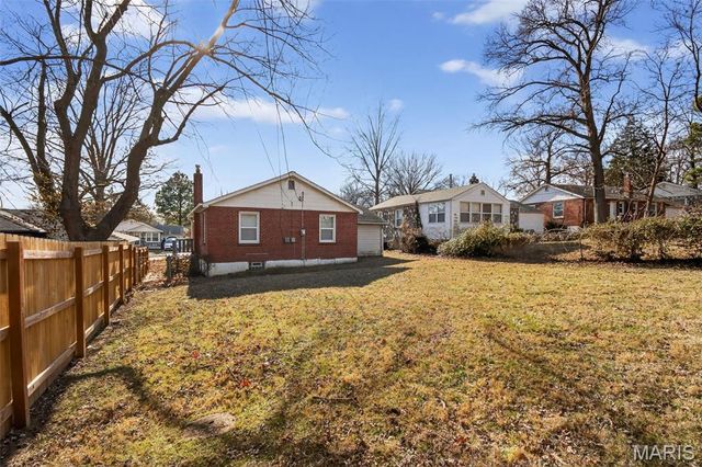 8129 Titus Road, St Louis, MO 63114