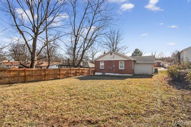 8129 Titus Road, St Louis, MO 63114