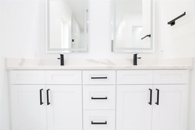 302 E 7th Street B, Dallas, TX 75203