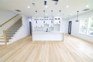 302 E 7th Street B, Dallas, TX 75203