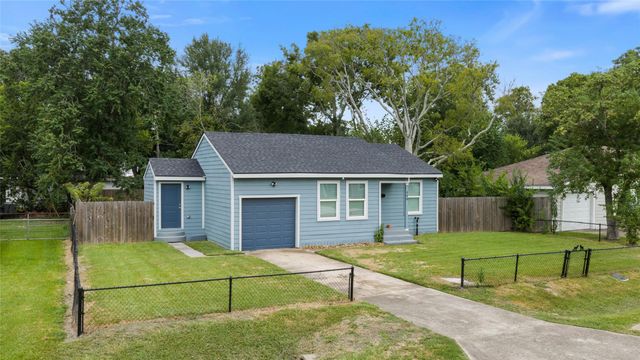 508 Azalea Drive, La Marque, TX 77568