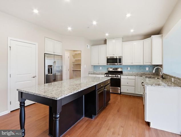 807 BOXWOOD DR, Glen Burnie, MD 21060