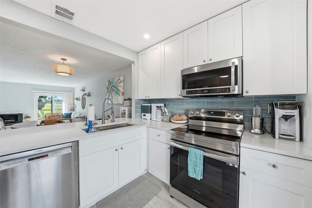 6260 SUN BOULEVARD 4, St Petersburg, FL 33715